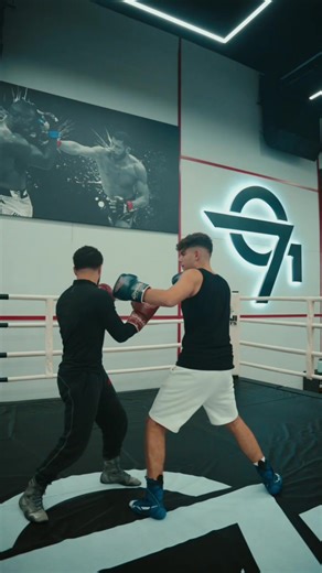 How to set traps using the jab to the body 👊🏼 If you want to learn Real Boxing in Dubai 🥊 DM me on Instagram, Link in Bio 🔗 #boxing #boxingindubai #bringingrealboxingback #realboxing #heybah #boxingcoach #boxingcoachdxb #getfit #learntobox #fyp #foryou