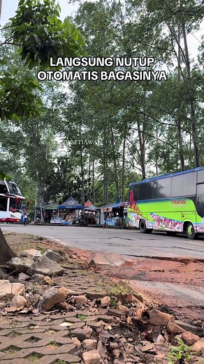 Ketika bus mewah nutup bagasi