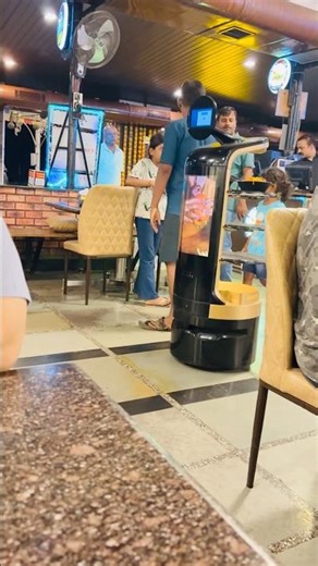 The future is here! 🤖📦 Your order delivered by robots —faster, smarter, and redefining convenience