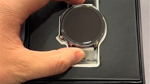 OPPO Watch智能手表，精准监测心率血氧，续航持久耐用，运动健康助手，通勤打卡便捷，提升生活效率体验感满满。