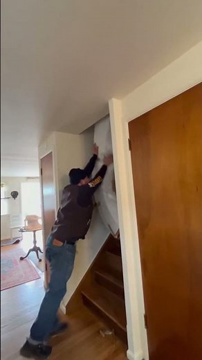 Watch Us Squeeze a King Mattress Up These Stairs! #movingcompany #moving #movinghelp #movers #strong