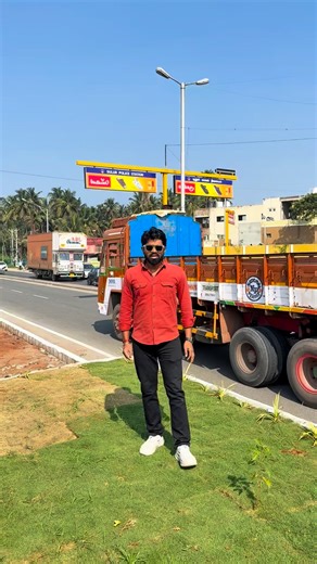 In the IT world, you plan smart, build smart… and invest even smarter. 💼💡 Sri Baby Properties brings premium DTCP-approved villa plots starting from ₹8.9 Lakhs — the perfect choice for IT professionals who want future security steady appreciation peaceful living. Why IT professionals love this location: 🏢 Close to key IT & industrial corridors 🚗 Easy travel access to Trichy Road & Airport 📚 Surrounded by top schools, colleges & tech hubs 🌳 Calm, pollution-free community zone 📈 High rental