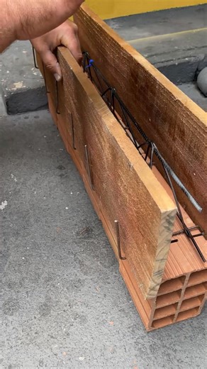 1.1K views | The simple trick to lock formwork like a pro Solid and smart fix #USA #ConcreteHack #BuilderTip | Great.DIY | Facebook