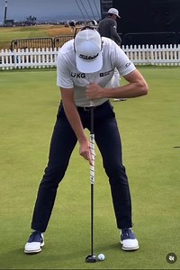 My journey with the broomstick @labgolfputters continues. We’ve been fitting a lot of these putters over the last few months in the studio. After my podcast talking about the long putters, I had a lot of you reach out asking questions about it. One of the most important things when you get fitted for a long putter is to make sure the putter is long enough where you can get that lead forearm parallel to the ground at address. I’m also a big fan of widening out that trail leg like you see here fro