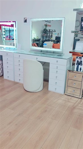 #vanity #makeup #makeupartist #makeuptutorial #makeupaddict #makeuplover #makeuptips #beauty #beautytips #beautyaddict #beautytok #beautylover #makeupmirror #vanitymirror #vanitysetup #mirror #dressingtable #dressingroom #interiordesign #interiordecor #dressing #melbournefashion #sydneyfashion #adelaidemakeupartist #melbournemakeupartist #sydneymakeupartist #diymakeup @Vanity Chic