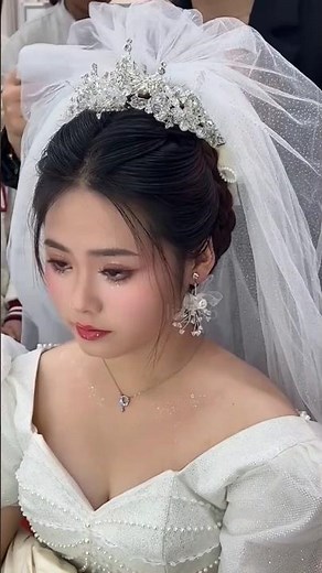 😎Korean Bride in 5 Lakh Lehenga Waits for Her Billionaire Groom #KoreanBride#LuxuryWedding#ytshorts