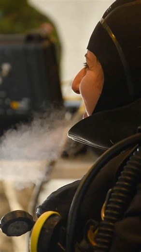 Récupérer un hélicoptère coincé SOUS LA GLACE ?!