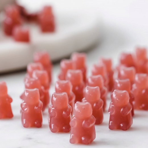 266K views · 41 reactions | Move over, Haribo! These Keto triple berry gummy bears are a super fruity sugar free treat. Paleo and gluten free! Recipe here >> https://sugarfreelondoner.com/sugar-free-gummy-bears-keto/ | Sugar Free Londoner - Low Carb Recipes | Facebook