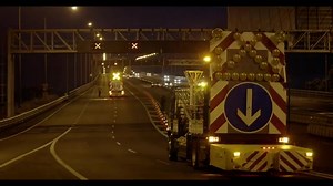 It is going to be a World Cup blockbuster when #cwc15 hosts Australia and New Zealand square off in Auckland tomorrow! WATCH to see what happened when World Cup legends from Australia and New Zealand played out a game of cricket on Auckland Harbour Bridge! Who is your pick to win the #AUSvNZ match? | ICC Cricket World Cup