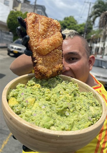 Receta de guacamole con chicharrón — Cómo hacer guacamole fácil