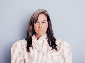 SONG/VIDEO PREMIERE: Chessa Rich Stuns With Whimsically Vibrant "Sleeping Is Easier" - Glide Magazine