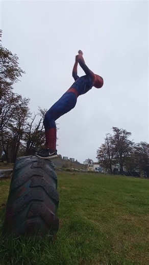 Spiderman se mando unos wallflips . . . . . . . #Spiderman #Spiderflip #Acrobacias #Stunt #Saltando #Backflip #Aventura #Acción #Héroe #Marvel #Superhéroe #Parkour #Equilibrio #Destreza #Spiderverse #Increíble #Impresionante #EfectosEspeciales #Cine #CascosAltos #Daredevil #Adrenalina #Emoción #Fuerza #Flexibilidad #Entrenamiento #Fitnes #Atletismo #Motivación #Inspiración