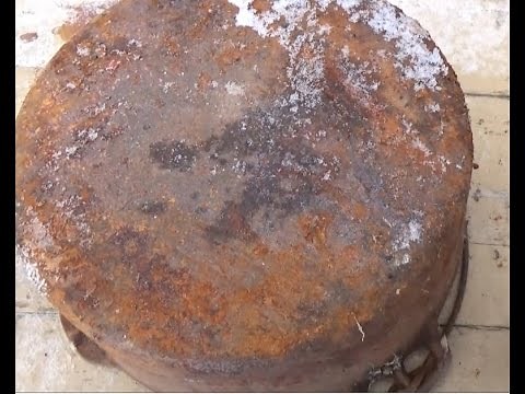 Restoring Rusty Old Cast Iron Pots & Pans With Fire & Vegetable Oil