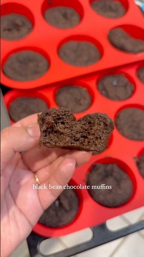 chocolate black bean muffins easy recipe #easyrecipe #muffins #chocolatemuffins #highprotein #baking