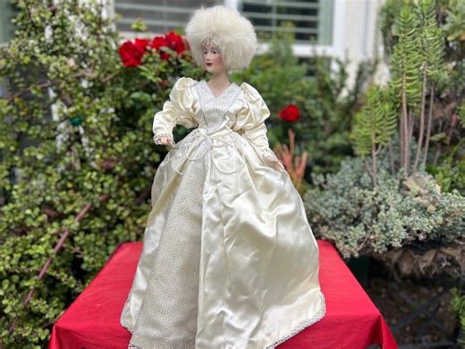 Franklin Mint Heirloom Snow Queen Porcelain Doll (24") - Etsy