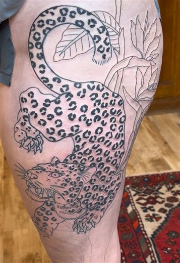 Another strong session for Alder, added some birds of paradise flowers and filled in the spots on the leopard 🤗 #tattoo #legsleevetattoo #annamelotattoo #woodstockny #japanesetattoo