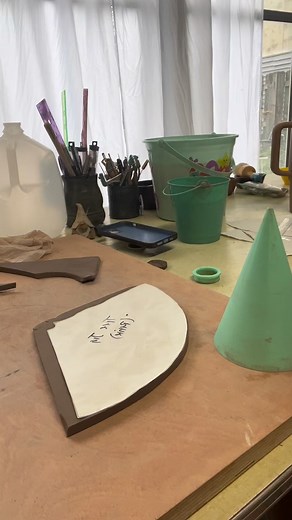 4 reasons to try out Tree Jigs this season!! Besides the absolute cute overload of course:) 🍄Fast! 🍄Simple! 🍄Fun! 🍄Crowd Pleasers! Give them a try, I know you’ll love them! Full Tutorial available over on YT! Buy tools at: www.alexandriapotteryco.com Link in bio✌🏼 #PotteryArt #CeramicCreations #Ceramica #HandmadePottery #WheelThrowing #SculptingArt #GlazingTechniques #PotterLife #CeramicDesign #ArtisticClay #KilnFired #PotteryLove #ClaySculpture #RakuFiring #Potterystudio #PotterAtWork #Fun