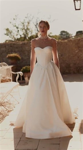 Robe de mariée Ara 💎 Collection Épurée Princesse par Émie Saint-Germain