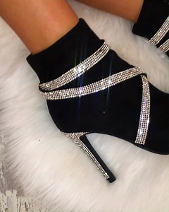 16K views · 452 reactions | SHOE LOVE IS TRUE LOVE! 朗 These sparkle heel boots are definitely needed  Shop here >>> https://goo.gl/G5RfZY | Pink Boutique | Facebook