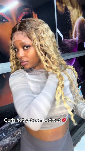 Glueless Human Hair Blend Unit — Curls Not Yet Combed Out
