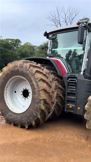 THE POWER OF MASSEY FERGUSON 🚜💪#farm #machinery #agro