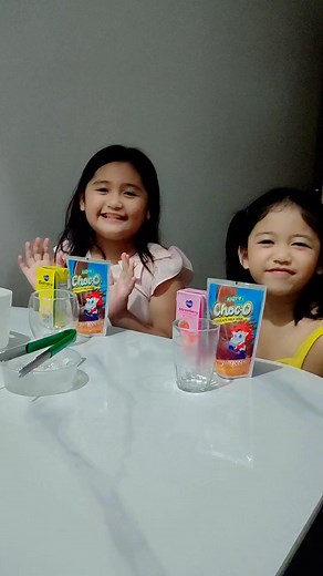 D.I.Y drinks 7/11 inspired😅 #diydrinks #instadrink #drinks #chocolatedrink #strawberrydrinks @highlight Yves Mira | Trixie Lexi