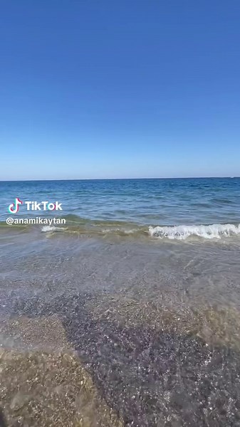 Explore Santorini: A Guide to Greece's Stunning Beaches