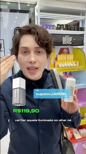 Os melhores cremes para clarear olheiras e tratar a área dos olhos