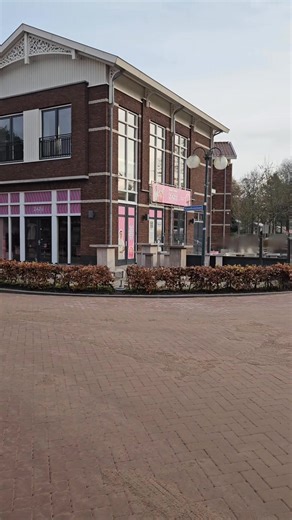 Het is nog niet helemaal klaar. Maar het centrum van Maarn is weer normaal bereikbaar. WELKOM! #maarn #opdeheuvelrug #utrechtseheuvelrug #middenstand #welkom | Middenstand Maarn Maarsbergen