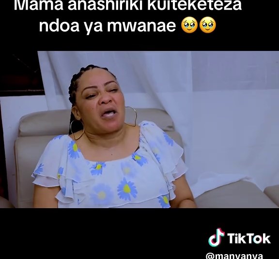 Mama anashiriki kuiteketeza ndoa ya mwanae