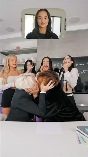 Crazy Kiss Challange! 😍💋