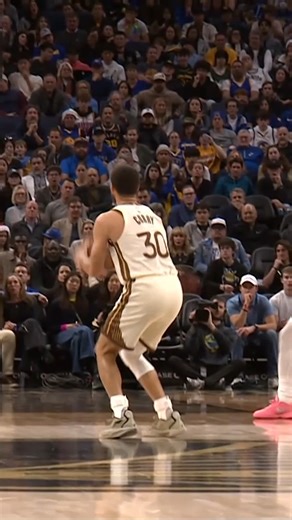 977K views · 24K reactions | Defenders can't leave Stephen Curry wide-open ANYWHERE on the court   Make your ALL-STAR pick with #NBAAllStar Voting presented by vivo  https://bit.ly/PH-ASV26 #NBAPhilippines #NBAHighlights #NBAonOneSports | NBA Philippines | Facebook