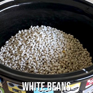 The BEST Baked Beans! PRINT RECIPE HERE 👉https://www.momontimeout.com/the-best-baked-beans-recipe/ These easy Baked Beans are a delicious addition to BBQs, potlucks, picnics, and game day celebrations! Made from scratch, this thick and hearty baked beans recipe can be served hot or cold – your choice! | Mom On Timeout