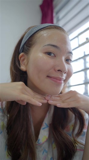 Kadang-kadang bila busy, kulit pun automatically nampak penat 🥹 Sebab tu bila ada free time, Mekyun suka ambil few minutes untuk reset balik . Cleanse, hydrate, and repair ✨ Simple je, tapi bila konsisten… memang akan nampak beza 💛 And untuk followers Mekyun, every RM10 spent , akan dapat 1 entry ke Glow Table with Mekyun! Scan QR code & isi details ok? *Mana tahu kita boleh enjoy lunch dan glow sama-sama nanti ❤️* #GlowWithMekyun #WonderLabMY #RoutineSimple #RayaBersamaWonderLab #WonderLabxLi