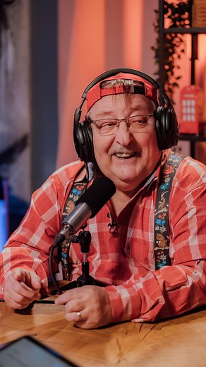 Acasă La Măruță on Instagram: "Cine nu a râs măcar o dată de replicile lui Nea Popa din serialul „La Bloc”? 😂 Podcastul cu Tudorel Filimon este disponibil pe youtube. Link in bio 🔥"