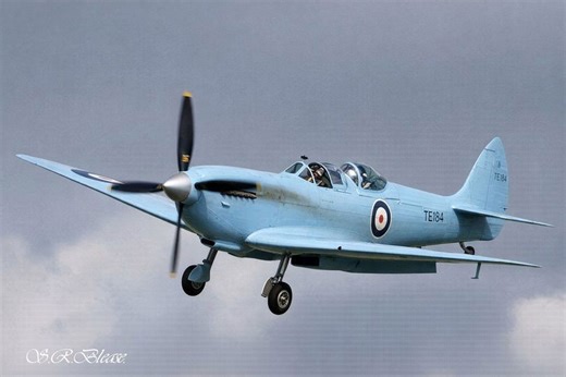 Roar of a WWII icon as historic Spitfire filmed flying over North Wales