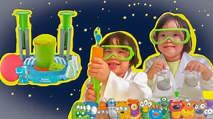 Watch Beaker Creatures Play and Review on Amazon Live