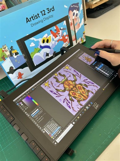 La mejor tableta gráfica si quieres adentrarte en el dibujo digital ✍🏻✨ Muchísimas gracias @XPPen Official por darme la oportunidad de probarla. 🔗Os dejo el enlace aquí : https://www.storexppen.es/buy/artist-12-3rd.html ••• #xppen #xppenartist12 #artistsupport #digitalartwork #artwork