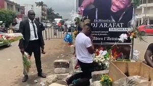 266K views · 185 shares | L'artiste Camerounais Tenor sur le lieu de l'accident de Yorobo #Arafat DJ Arafat Forever | Radio Jam (L'Officielle) | Facebook