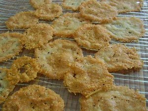 Recette de tuiles croustillantes au parmesan
