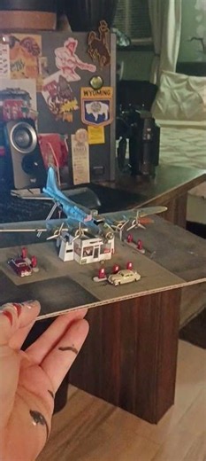 B17 GAS STATION N scale layout build