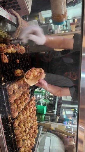 Osaka's BEST Takoyaki you CANT MISS #streetfood #osaka #takoyaki