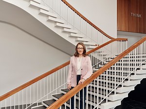 Design a hybrid cloud infrastructure for and with AI