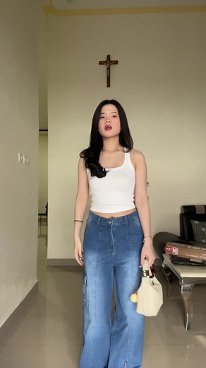 Celananya kedodoran tapi kok bagus ?? Ekekekek