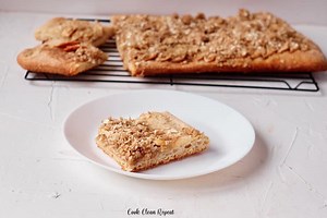 Easy & Delicious Apple Pizza