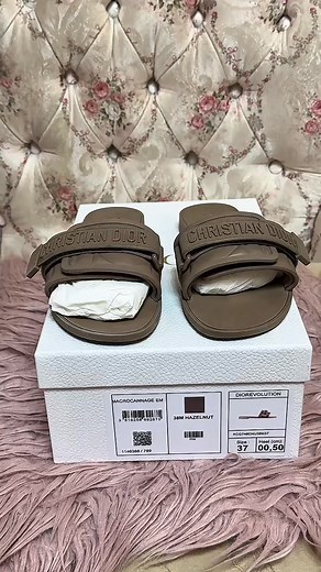 3.2K views | CDrevolution #fbreelsfypシ゚viralfbreelsfypシ゚viral #reelschallengereelschallenge #ｐａｇｅｖｉｒａｌシ゚ #dior #diorsandals | L3C Luxury Brandshop Online | Facebook