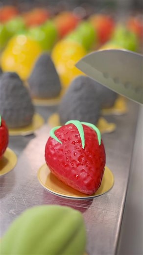 Discover Crown Pastries: Your Destination for Middle Eastern Desserts