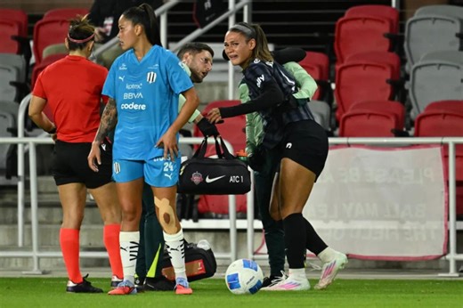 Trinity Rodman exits Spirit match on crutches in scary moment hours after USWNT call-up