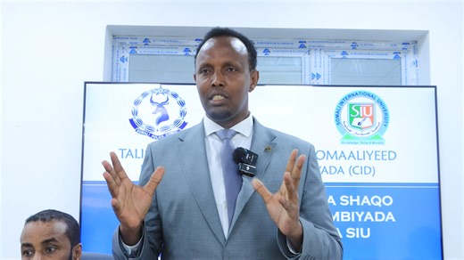 26K views · 494 reactions | Guddoomiye ku Xigeenka Cilmibaarista iyo Horumarinta Jaamacada SIU Dr. Shaafici Diiriye Cabdi 'Farqi weyn ayaa U dhexeeye CID.dii 2007 iyo CID.da maanta '' | Somali Criminal Investigation Directorate CID | Facebook