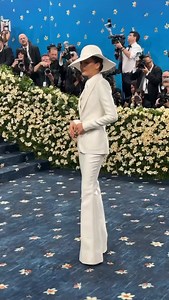 172 reactions | #zendaya #metgala | Runway Scene | Facebook